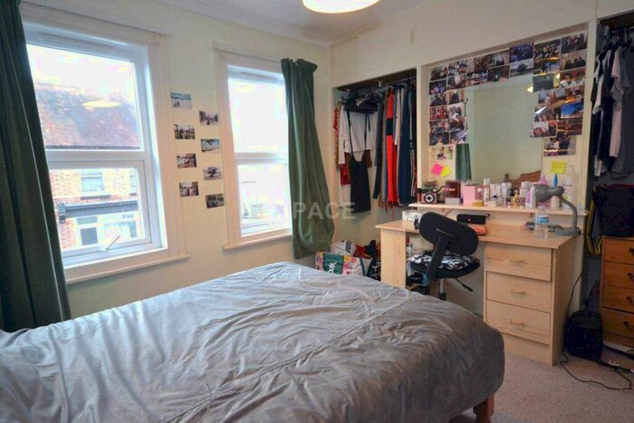 3 Bedroom Terraced House To Rent In Lincoln Road, Reading, RG2