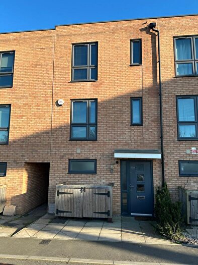 3 Bedroom Town House To Rent In Brookfield Drive, Stanford Le Hope, SS17