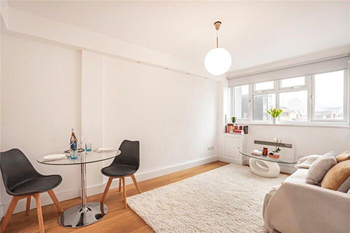 2 Bedroom Apartment For Sale In Turner Street, London, E1