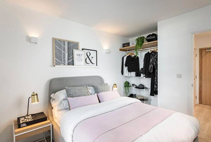 1 Bedroom Flat For Sale In Addiscombe Grove, East Croydon, Croydon, CR0