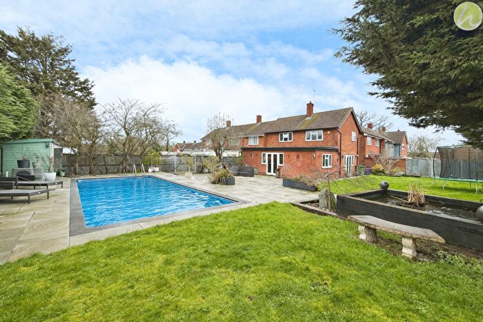 4 Bedroom Terraced House For Sale In Chittock Mead, Basildon, SS14