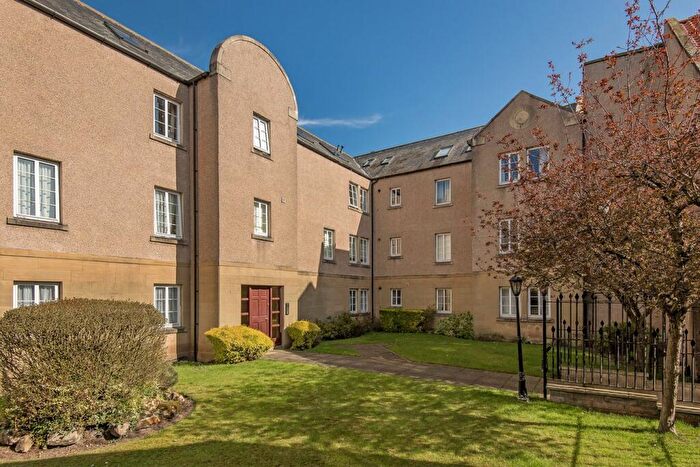 2 Bedroom Flat For Sale In Alexandra Court, St Andrews, KY16