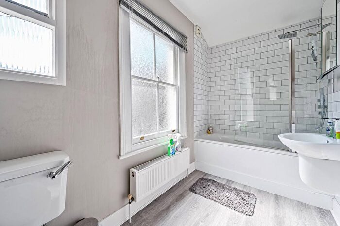 1 Bedroom Flat To Rent In Woolwich Road, Greenwich, London, SE10