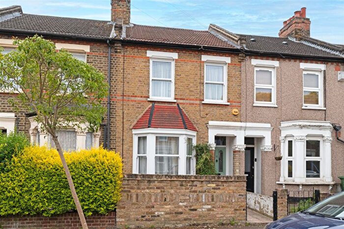 2 Bedroom Property To Rent In Trumpington Road, Forest Gate, E7
