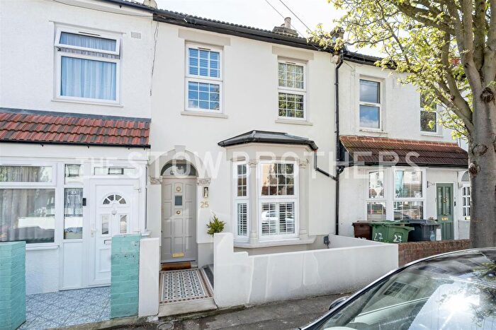 3 Bedroom Terraced House To Rent In Melford Road, Walthamstow, E17
