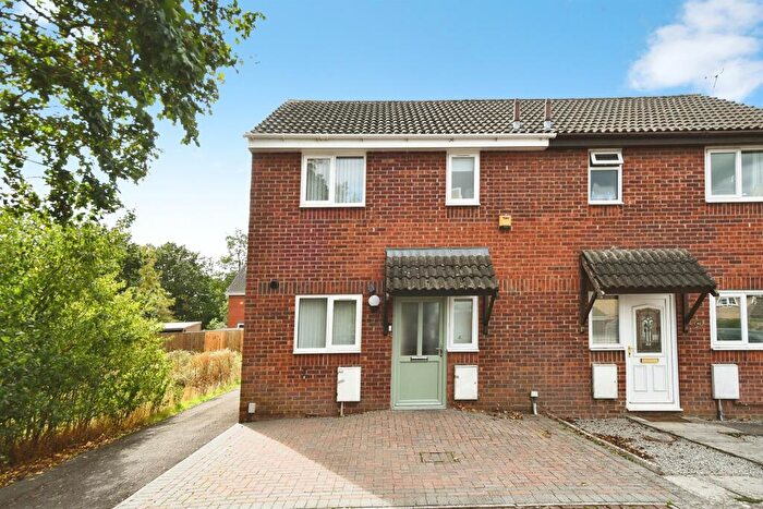 2 Bedroom End Of Terrace House For Sale In Wagtail Close, Swindon, SN3