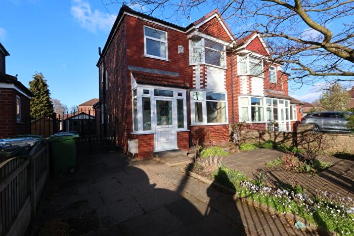 3 Bedroom Semi Detached House For Sale In Bradwell Avenue, Stretford, M32