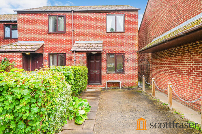 2 Bedroom Semi-Detached House To Rent In Webbs Close, Wolvercote, OX2