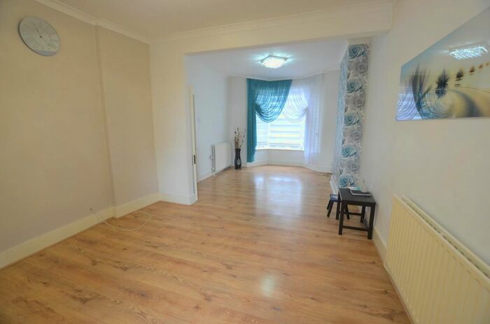 3 Bedroom Property To Rent In Haselbury Road, London, N18