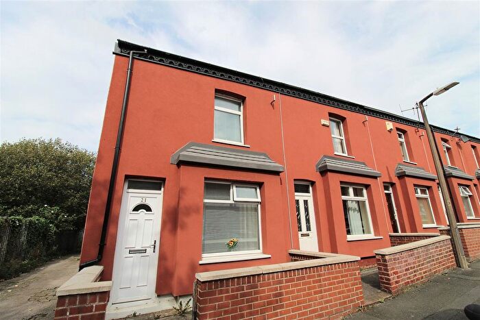 2 Bedroom End Of Terrace House To Rent In Tredgold Street, Horwich, Bolton, BL6