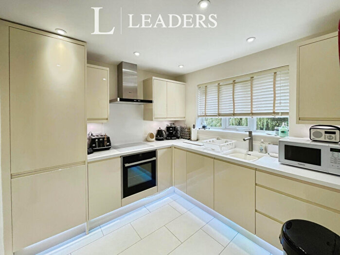 2 Bedroom Maisonette To Rent In Greenway Close, Rothley, LE7
