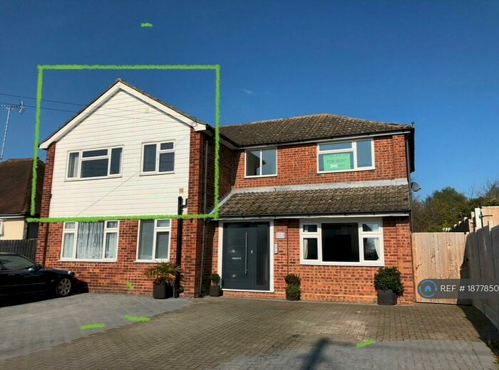 1 Bedroom Flat To Rent In Hillside Road, Burnham-On-Crouch, CM0