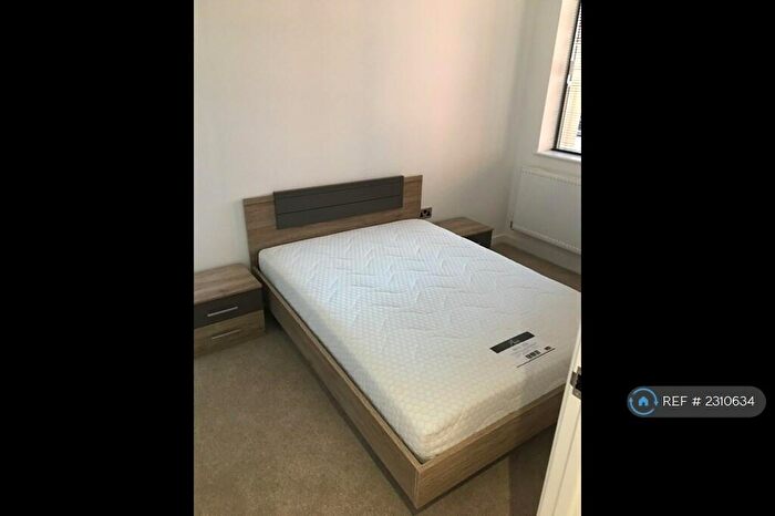 1 Bedroom Flat To Rent In Garrard House, Reading, RG1