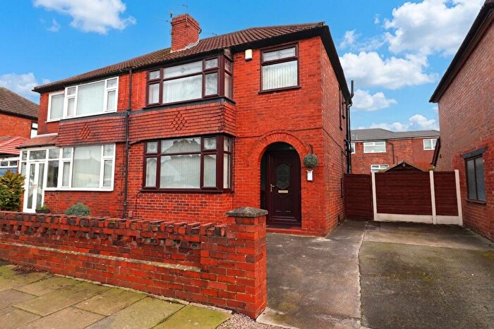 3 Bedroom Semi-Detached House For Sale In Foxhall Road, Denton, M34