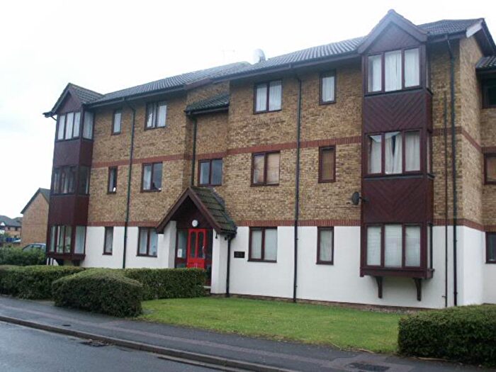1 Bedroom Flat To Rent In Redwood Grove, Bedford, MK42