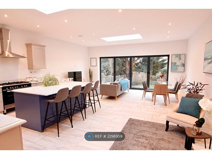 4 Bedroom Detached House To Rent In Silverdale Road, Earley, Reading, RG6