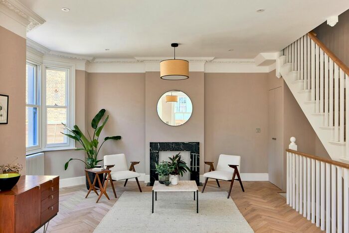 3 Bedroom Terraced House For Sale In Scawen Road, London, SE8