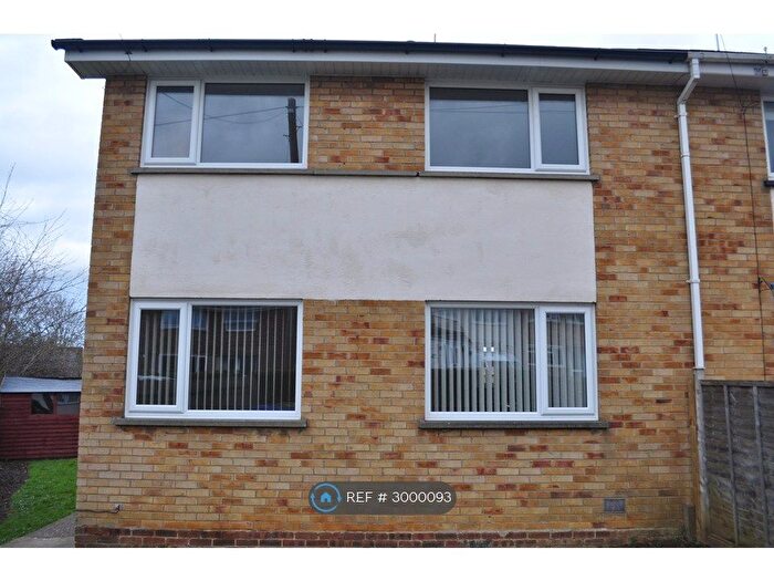 3 Bedroom Semi-detached House To Rent In St Lawrence Road, Towcester, NN12