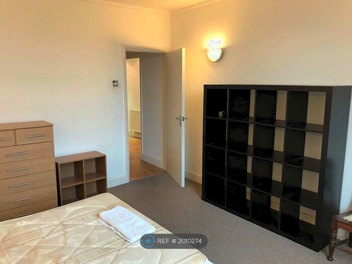 2 Bedroom Flat To Rent In Drake House, London, E1