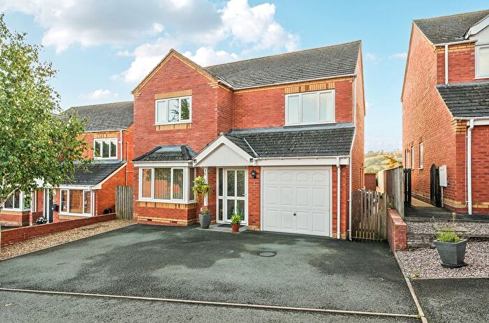 4 Bedroom Detached House For Sale In Oaklands Park, Newtown, Powys, SY16