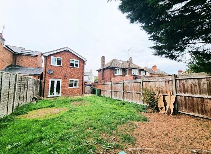 3 Bedroom Detached House To Rent In Coleswood Road, Harpenden, AL5