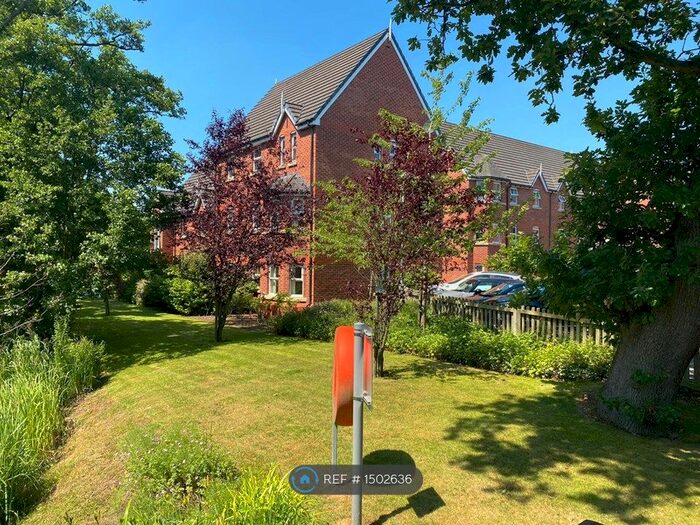 2 Bedroom Flat To Rent In Moss Hey, Wirral, CH63