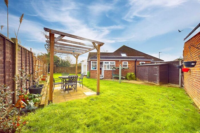 2 Bedroom Bungalow For Sale In Truro Close, Maidenhead, Berkshire, SL6