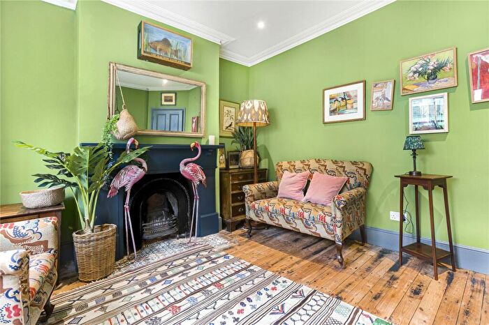 3 Bedroom Terraced House To Rent In Short Let - Charming Bedroom Home With Courtyard, OX4