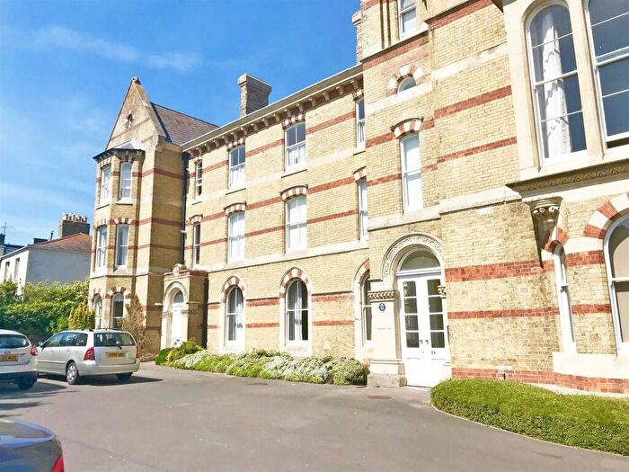 2 Bedroom Apartment For Sale In Ricketts Close, Weymouth, DT4