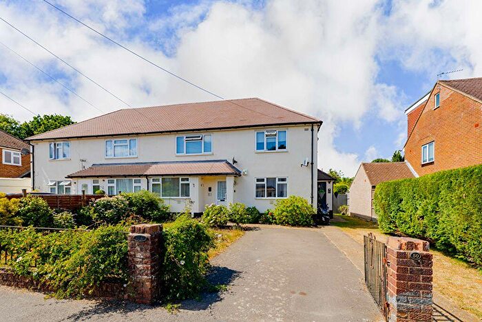 2 Bedroom Ground Maisonette For Sale In Gresham Avenue, Warlingham, CR6
