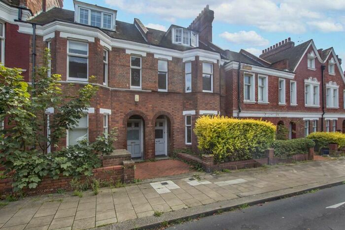 1 Bedroom Flat To Rent In Barcombe Avenue, London, SW2