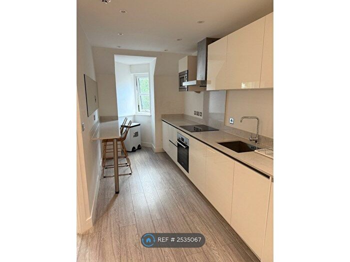 1 Bedroom Flat To Rent In Eden Place, Cheadle, SK8