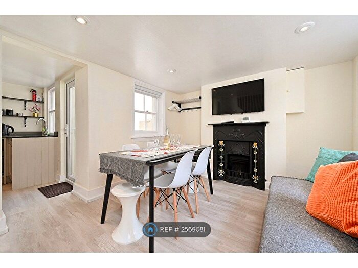 2 Bedroom End Of Terrace House To Rent In Castle Street, Brighton, BN1