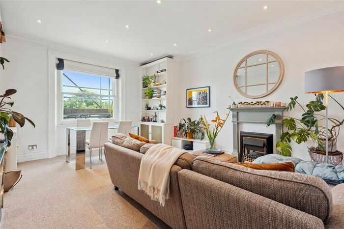 1 Bedroom Flat To Rent In Pembridge Crescent, London, W11