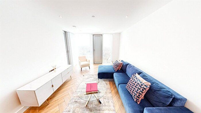 1 Bedroom Apartment To Rent In Elizabeth Tower, Crown Street, Manchester, M15