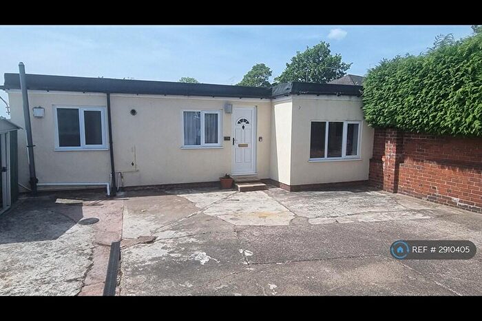 1 Bedroom Detached House To Rent In Sutton Drive, Stoke-On-Trent, ST4