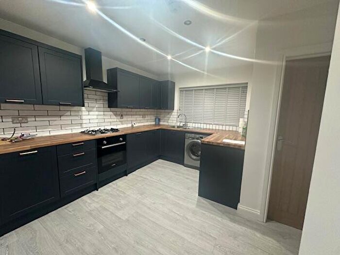 3 Bedroom House To Rent In Blinco Road, Rushden, NN10