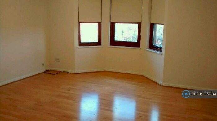 2 Bedroom Flat To Rent In Church View, Coatbridge, ML5