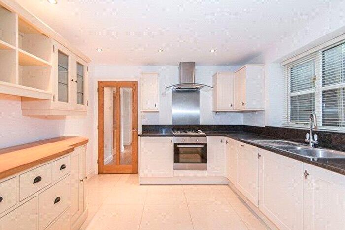 3 Bedroom Detached House To Rent In Meredun Close, Hursley, Winchester, SO21