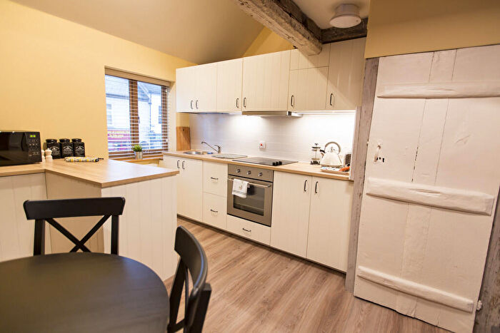 2 Bedroom Apartment To Rent In Apartment Harnall Court, CV1