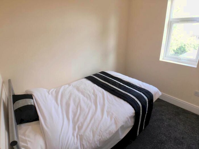 1 Bedroom Flat To Rent In Mary Vale Road, Bournville, Birmingham, B30