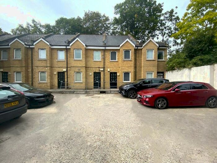 2 Bedroom House To Rent In Morland Place, London, N15