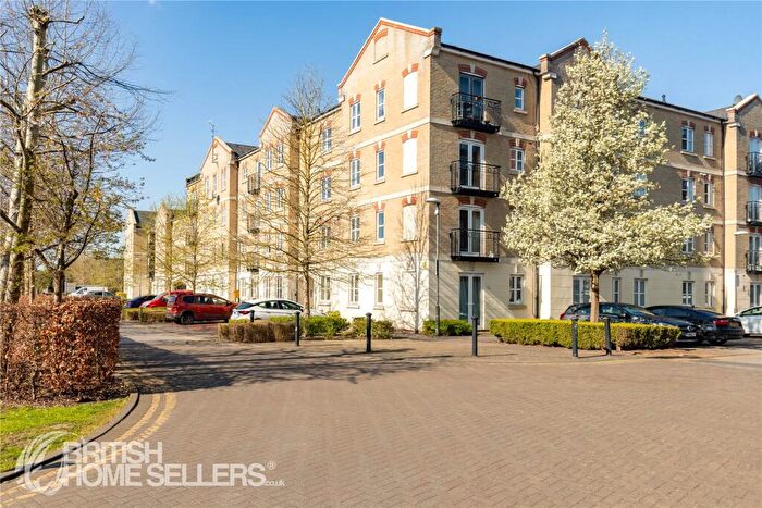 3 Bedroom Apartment For Sale In Coxhill Way, Aylesbury, Buckinghamshire, HP21