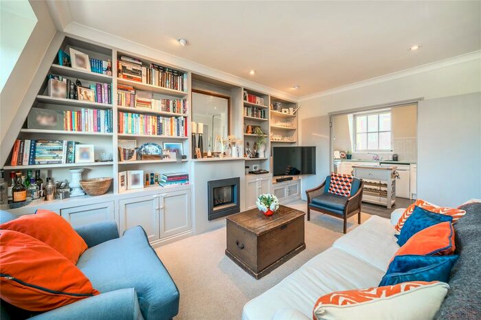 3 Bedroom Maisonette To Rent In Claverton Street, London, SW1V