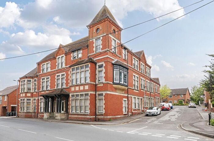 2 Bedroom Flat For Sale In Andover Road, Ludgershall, Andover, SP11