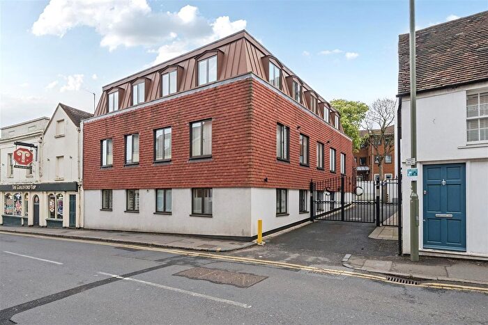 2 Bedroom Flat To Rent In Chertsey Street, Guildford, GU1