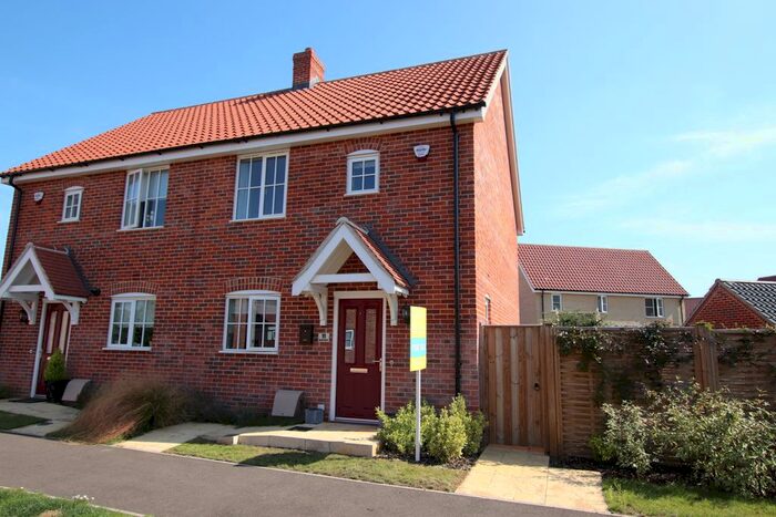 3 Bedroom Semi-Detached House To Rent In Kemp Road, North Walsham NR28