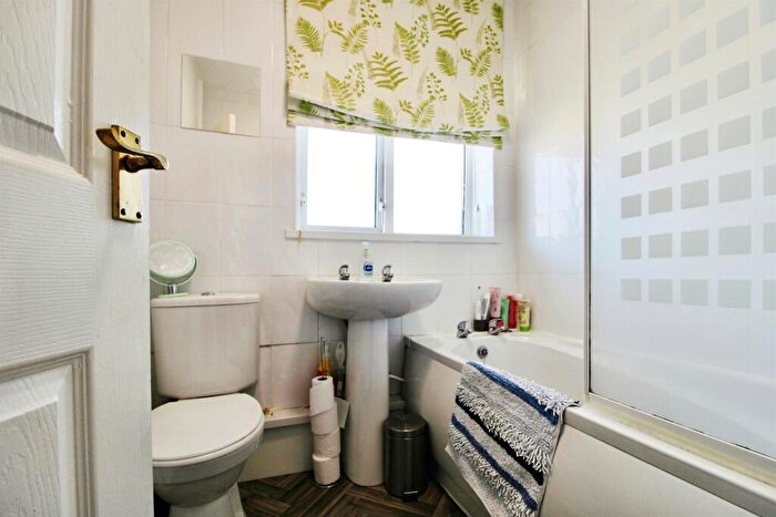 2 Bedroom Flat For Sale In Powys Place, Dinas Powys, CF64