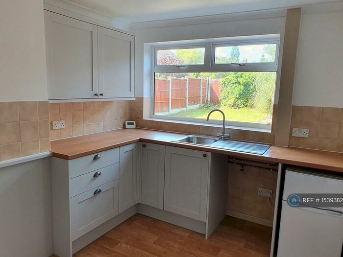 3 Bedroom Semi-Detached House To Rent In Martinfield Road, Preston, PR1