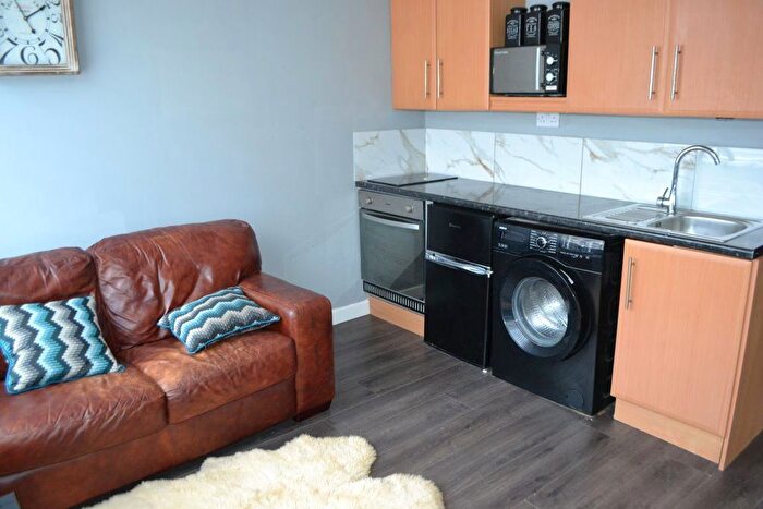 2 Bedroom Flat To Rent In Pershore Road, B29